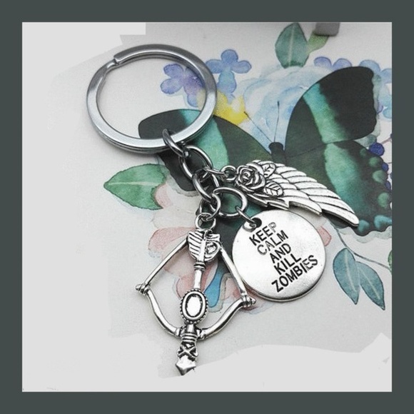 Zombie Dylier Bows and Arrows Pendant Key Chain in - Picture 3 of 7